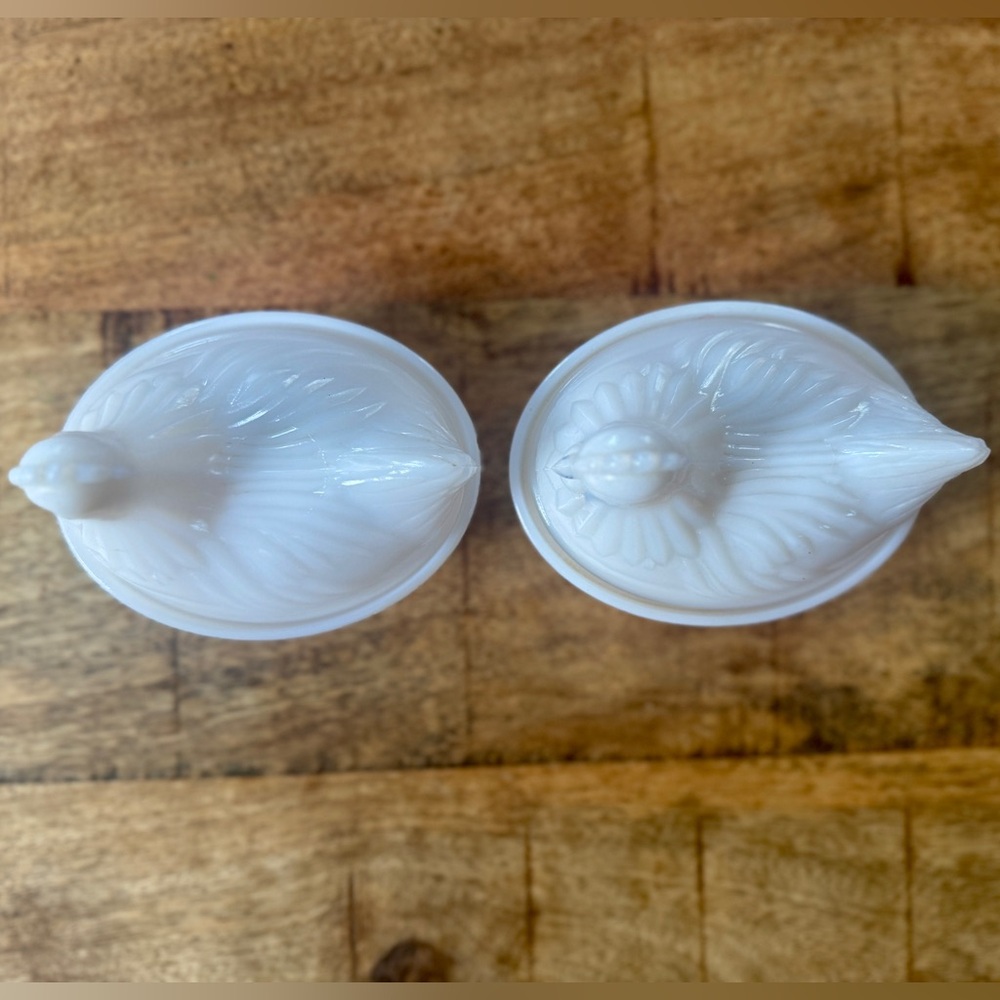 SOLD Vintage Milk Glass Hen on Nest - Set of 2 - Picture 2 of 6